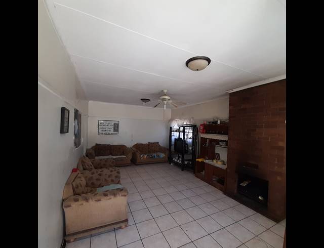 3 BEDROOM FREESTANDING SOLD IN STILFONTEIN EXT 4